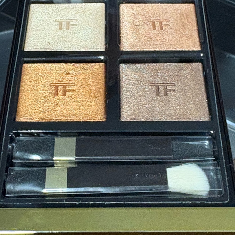 Tom Ford Black and Gold Compact Eye Quad - Picture 3 of 12